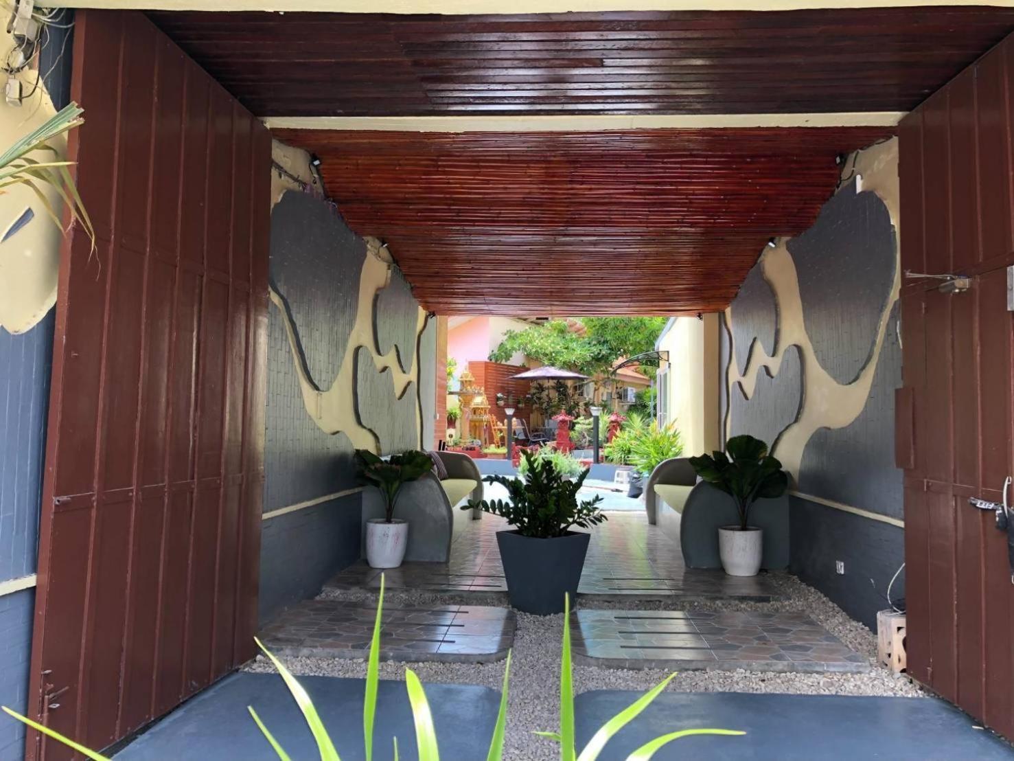 Pandora Cafe Otel Chaweng Plajı Dış mekan fotoğraf