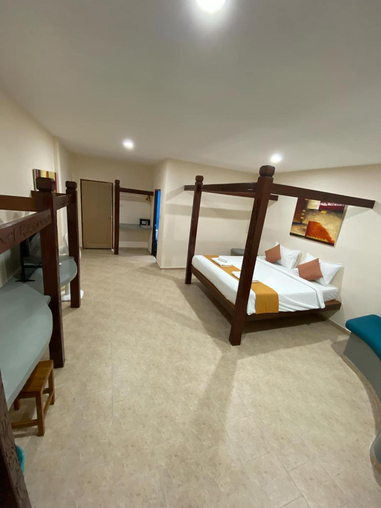 Pandora Cafe Otel Chaweng Plajı Dış mekan fotoğraf
