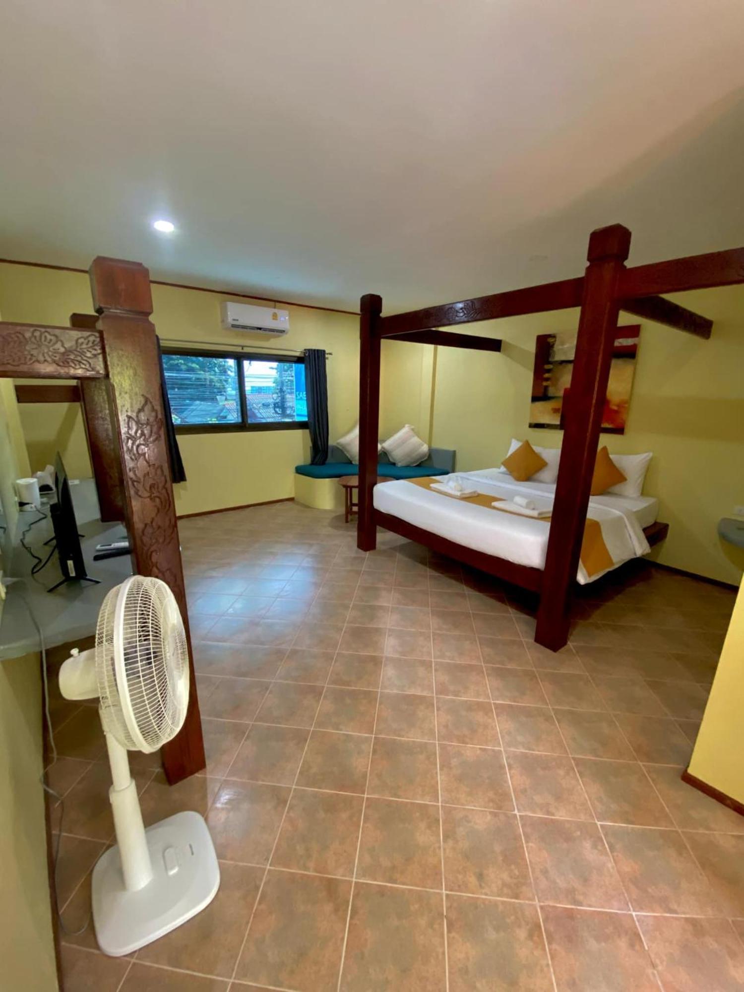 Pandora Cafe Otel Chaweng Plajı Dış mekan fotoğraf